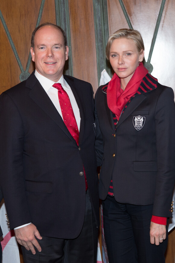 Le prince Albert II de Monaco et la princesse Charlene lors de la présentation des six athlètes de la délégation monégasque pour les JO d'hiver de Sotchi, le 29 janvier 2014.