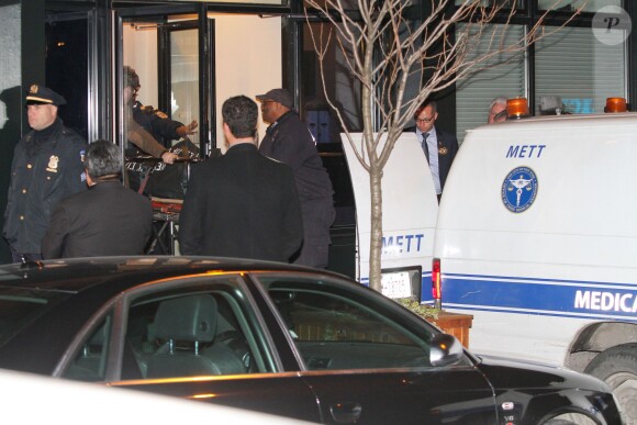 Agitation devant l'appartement de Philip Seymour Hoffman où l'acteur a été retrouvé mort à New York le 2 février 2014.