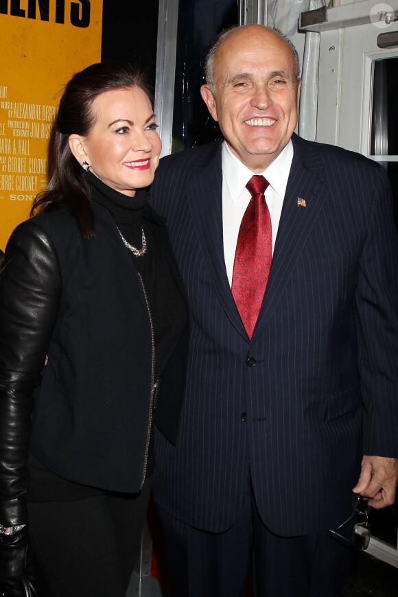 Rudy Giuliani et Judith Nathan à la première du film The Monuments Men au Ziegfeld Theatre, New York, le 4 février 2014.