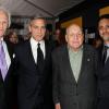 Robert M.Edsel, George Clooney, Harry Ettlinger, Grant Heslov à la première du film The Monuments Men au Ziegfeld Theatre, New York, le 4 février 2014.