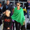 Knox, Angie et derrière, Zahara - Les Brangelina arrivent au LAX, Los Angeles, le 5 février 2014.
