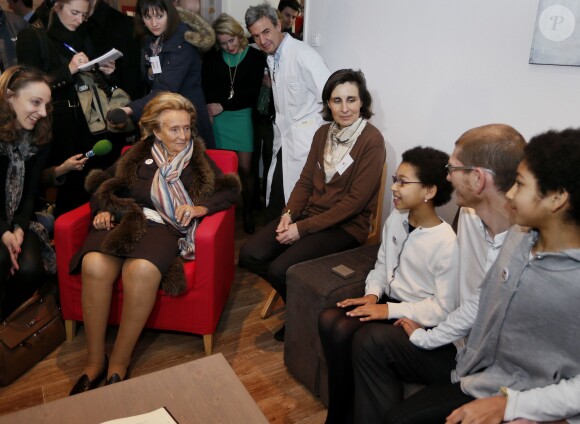 Bernadette Chirac en visite à l'hôpital Pellegrin pour l'opération Pièces Jaunes à Bordeaux, le 5 février 2014.