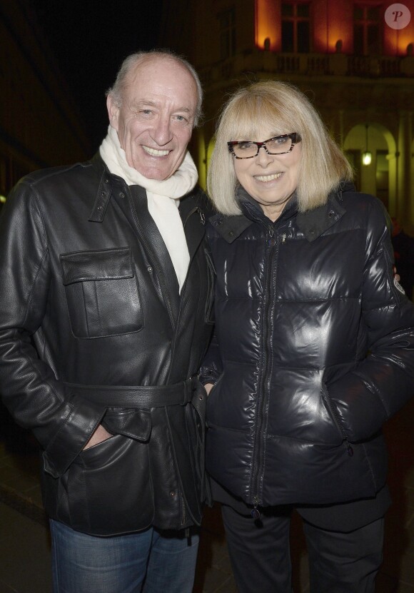 Mireille Darc et son mari Pascal Desprez à la générale de la pièce "La porte à côté" au Théâtre Édouard VII à Paris, le 10 fevrier 2014.