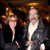 Gérard Hernandez et sa femme à la générale de la pièce "Idée fixe" au théâtre Edouard VII. Le 5 février 2007 à Paris.