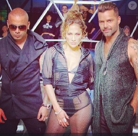 Ricky Martin, Pitbull et Jennifer Lopez sur le tournage du clip Adrenalina, février 2014.