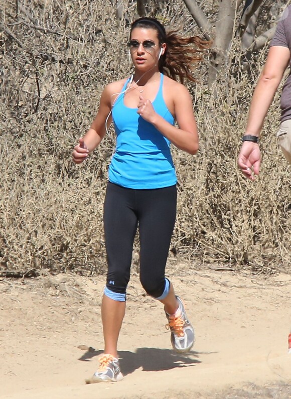 Lea Michele fait du footing au Runyon Canyon Park, à Los Angeles, le 13 février 2014.