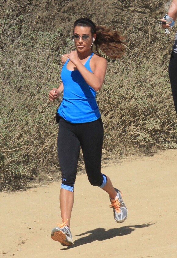 Lea Michele fait du footing au Runyon Canyon Park, à Los Angeles, le 13 février 2014.