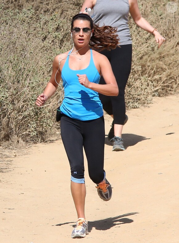 Lea Michele fait du footing au Runyon Canyon Park, à Los Angeles, le 13 février 2014.