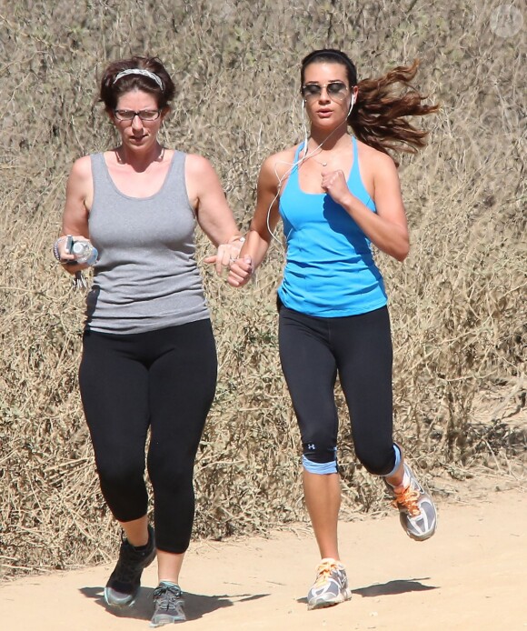 Lea Michele fait du footing au Runyon Canyon Park, à Los Angeles, le 13 février 2014.
