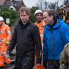 Le prince William et le prince Harry se sont rendus, sans publicité et dès 6 heures du matin, à Datchet dans le Berkshire le 14 février 2014 pour aider l'armée à construire des digues pour faire face aux inondations qui sinistrent la région.