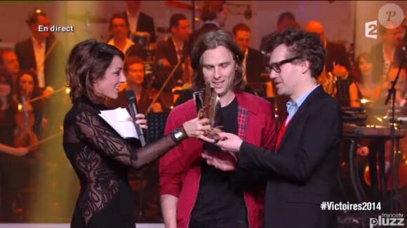 Phoenix remporte la Victoire de l'album rock pour "Bankrupt" - 29e cérémonie des Victoires de la Musique, au Zénith de Paris, le 14 février 2014.