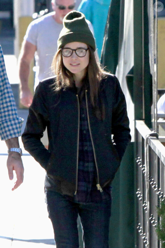 Ellen Page va déjeuner au restaurant à West Hollywood, le 16 janvier 2014.