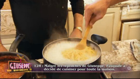 Pasquale cuisine dans ("Giuseppe Ristorante" - épisode du mercredi 19 février 2014).