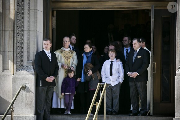 Mimi O'Donnell, la compagne Philip Seymour Hoffman et ses enfants Willa Hoffman, Tallulah Hoffman, Cooper Hoffman lors des obsèques de l'acteur Philip Seymour Hoffman en l'église St. Ignatius de Loyola à New York, le 7 février 2014.