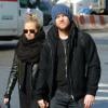 Exclusif - Sam Worthington et sa compagne Lara Bingle lors d'une balade romantique à New York, le 20 février 2014