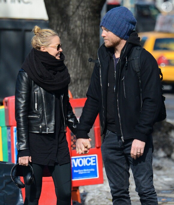 Exclusif - Sam Worthington et Lara Bingle lors d'une balade romantique à New York, le 20 février 2014