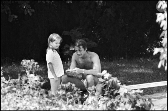 Sarah Biasini et son père Daniel à Saint-Tropez en 1983