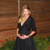 Doutzen Kroes enceinte, arrive à la soirée de Vanity Fair organisée après la cérémonie des Oscars. Le 2 mars 2014