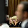 June Steenkamp, au premier jour du procès d'Oscar Pistorius, accusé du meurtre de sa fille Reeva Steenkamp, le 3 mars 2014 devant la Haute Cour de Justice de Pretoria