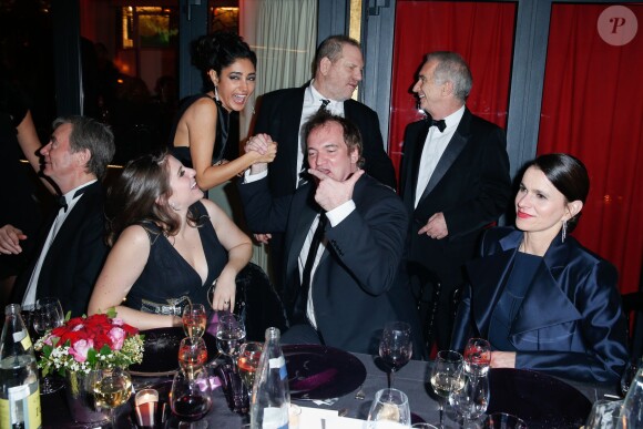 Quentin Tarantino et sa compagne, Aurélie Filippetti, Golshifteh Farahani (bijoux Cartier), Harvey Weinstein, Alain Terzian lors du dîner au Fouquet's post-39e cérémonie des César à Paris, le 28 février 2014
