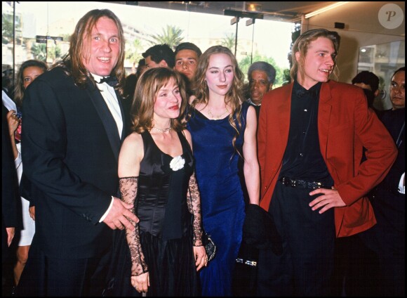 Gérard Depardieu avec sa femme Elisabeth et leurs enfants Julie et Guillaume au Festival de Cannes 1992