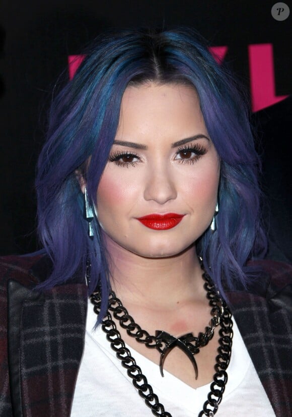 Demi Lovato, les cheveux bleus à West Hollywood, le 5 décembre 2013.