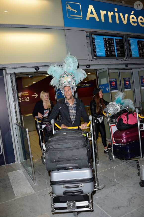 Charlotte, Paga et Stephanie de retour à Paris après le tournage de l'émission 'Les Marseillais a Rio' pour W9, le 6 mars 2014, à l'aéroport Roissy Charles de Gaulle.