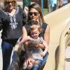 Jessica Alba fait du toboggan avec sa fille Haven au parc de "Coldwater Canyon" à Beverly Hills, le 8 mars 2014.