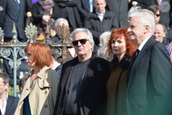 Camille Bordes-Resnais (fille d'Alain Resnais), Pierre Arditi, Sabine Azéma, André Dussollier lors des funérailles d'Alain Resnais en l'église Saint-Vincent-de-Paul à Paris le 10 mars 2014