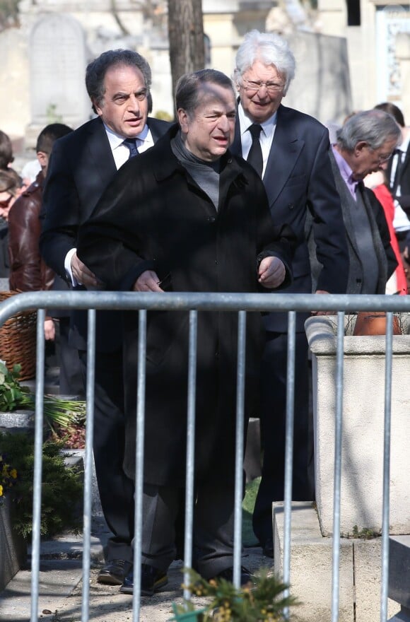 Paul-Loup Sulitzer - Obsèques d'Alain Resnais au cimetière du Montparnasse à Paris le 10 mars 2014.  Funeral of Alain Resnais at Montparnasse Cemetery on 10/03/2014.10/03/2014 - Paris