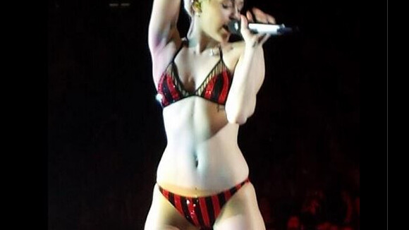 Miley Cyrus : En sous-vêtements sur scène, elle assure le spectacle