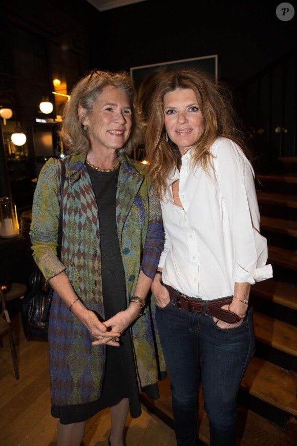 Gwendoline Hamon et Isabelle Laffont à la dédicace du livre de Gwendoline Hamon "Les dieux sont vaches" à la boutique de Sarah Lavoine à Paris, le 10 mars 2014.