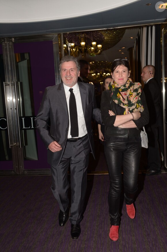 Daniel Auteuil et sa femme Aude Ambroggi lors de la 9e cérémonie des Globes de Cristal au Lido à Paris, le 10 mars 2014.