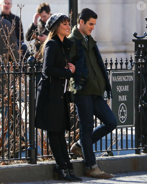 Lea Michele, Darren Criss lors du tournage de la série télévisée "Glee" à Washington Square Park à New York, le 14 mars 2014.  Stars film scenes for the hit TV show 'Glee' at Washington Square Park in New York City, New York on March 14, 2014.14/03/2014 - New York