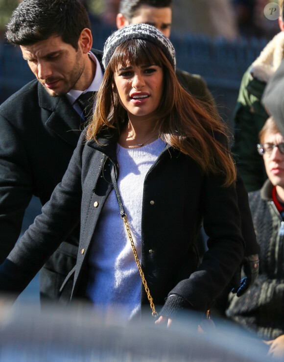 Lea Michele lors du tournage de la série télévisée "Glee" à Washington Square Park à New York, le 14 mars 2014.  Stars film scenes for the hit TV show 'Glee' at Washington Square Park in New York City, New York on March 14, 2014.14/03/2014 - New York