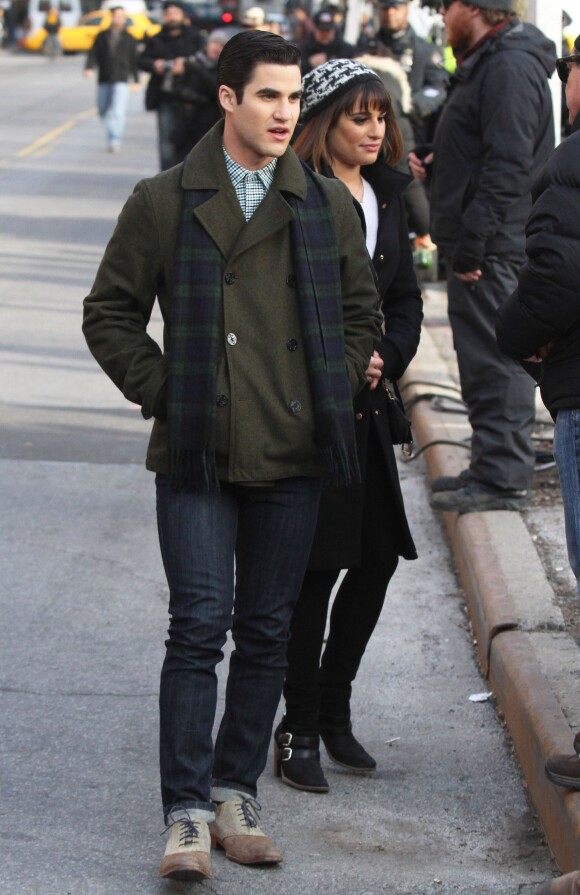 Lea Michele, Darren Criss lors du tournage de la série télévisée "Glee" à Washington Square Park à New York, le 14 mars 2014.  Stars film scenes for the hit TV show 'Glee' at Washington Square Park in New York City, New York on March 14, 2014.14/03/2014 - New York
