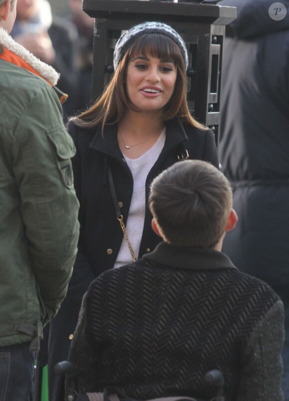 Lea Michele lors du tournage de la série télévisée "Glee" à Washington Square Park à New York, le 14 mars 2014.  Stars film scenes for the hit TV show 'Glee' at Washington Square Park in New York City, New York on March 14, 2014.14/03/2014 - New York