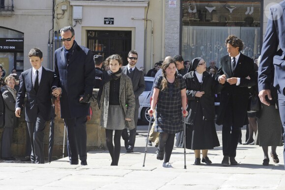 Jaime de Marichalar en compagnie de ses enfants Felipe et Victoria dans le cortège lors des funérailles de sa mère María de la Concepción Sáenz de Tejada y Fernández de Boadilla, célébrées le 16 mars 2014 à Soria.