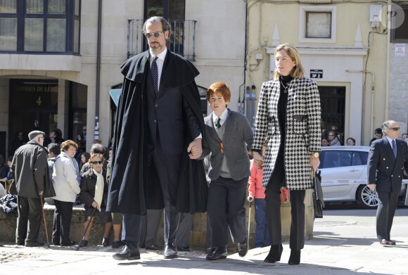 Ignacio de Marichalar, sa femme Maria Fernanda Fontcuberta et leur fils aux obsèques de sa mère María de la Concepción Sáenz de Tejada y Fernández de Boadilla, célébrées le 16 mars 2014 à Soria.