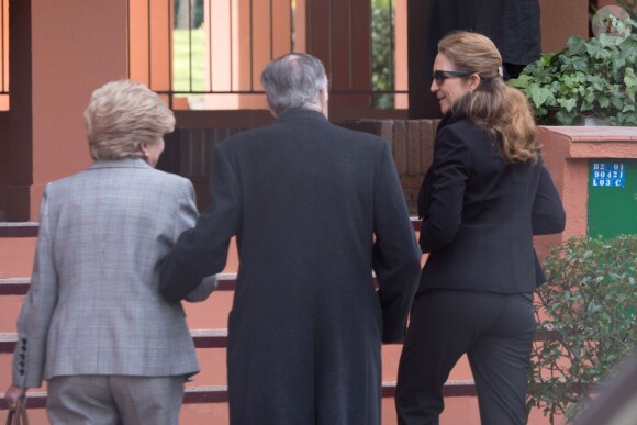 L'infante Elena d'Espagne est venue présenter ses condoléances à son ex-époux Jaime de Marichalar et sa famille, vendredi 14 mars 2014 à Madrid, au lendemain de la mort de María de la Concepción Sáenz de Tejada y Fernández de Boadilla