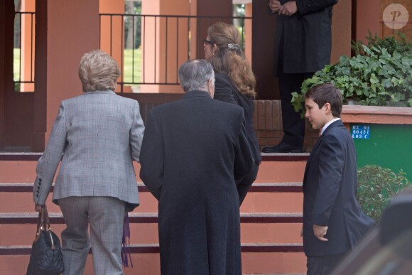 L'infante Elena d'Espagne est venue avec son fils Felipe présenter ses condoléances à son ex-époux Jaime de Marichalar et sa famille, vendredi 14 mars 2014 à Madrid, au lendemain de la mort de María de la Concepción Sáenz de Tejada y Fernández de Boadilla