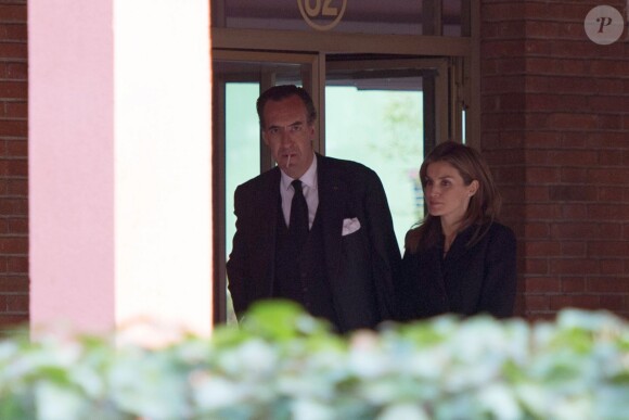 Letizia d'Espagne est venue présenter ses condoléances à Jaime de Marichalar, vendredi 14 mars 2014 à Madrid, au lendemain de la mort de sa mère María de la Concepción Sáenz de Tejada y Fernández de Boadilla
