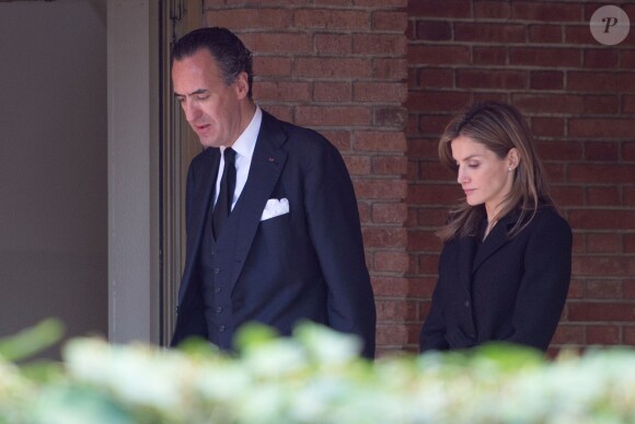 Letizia d'Espagne est venue présenter ses condoléances à Jaime de Marichalar, vendredi 14 mars 2014 à Madrid, au lendemain de la mort de sa mère María de la Concepción Sáenz de Tejada y Fernández de Boadilla