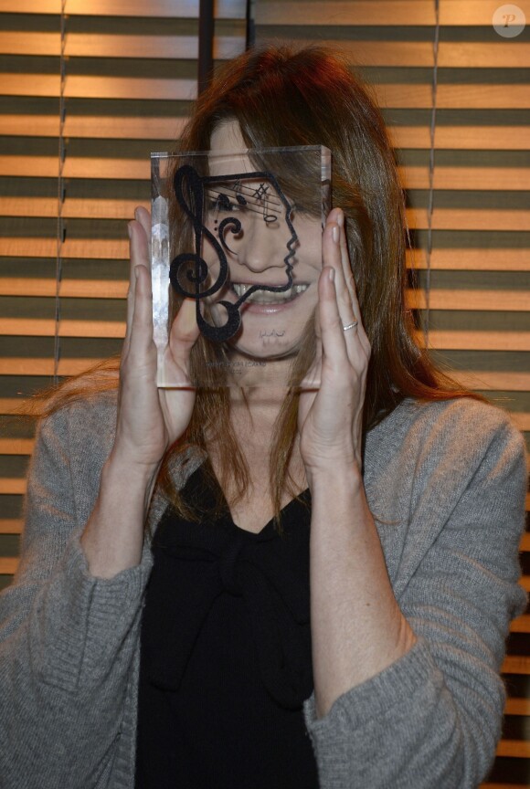 Carla Bruni lors du Grand Prix de l'UNAC de la chanson 2014 à Paris, le 17 mars 2014.