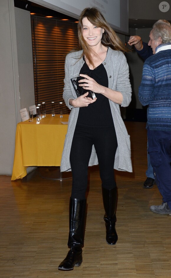 Carla Bruni lors du Grand Prix de l'UNAC de la chanson 2014 à Paris, le 17 mars 2014.