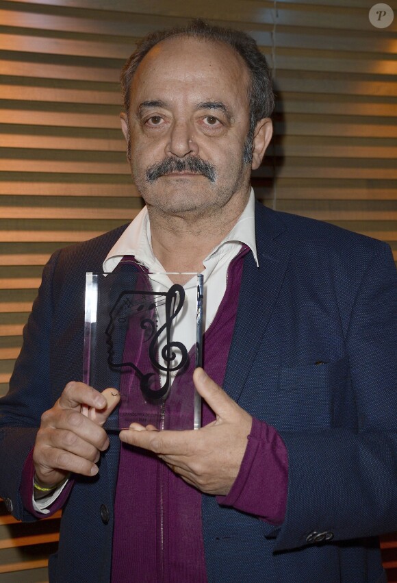 Louis Chédid lors du Grand Prix de l'UNAC de la chanson 2014 à Paris, le 17 mars 2014.