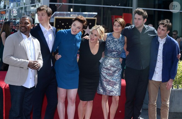Kate Winslet, Shailene Woodley, Veronica Roth et le cast de Divergente sur le Walk Of Fame à Hollywood, le 17 mars 2014.