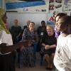 La princesse Victoria de Suède rencontre des jeunes femmes du programme Tech Needs Girls, en visite à Accra, au Ghana, le 17 mars 2014 dans le cadre d'une visite officielle promotionnelle au Ghana et en Tanzanie du 17 au 21 mars.