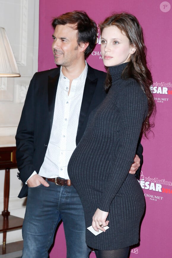 François Ozon et Marine Vacth enceinte le 13 janvier 2014 à Paris.