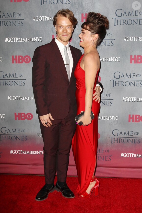 Alfie Allen et Jaime Winstone - Première de la saison 4 de "Game of Thrones" au Lincoln Center à New York, le 18 mars 2014.